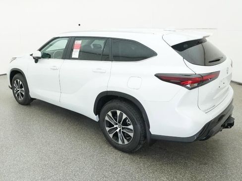New 2026 Toyota Highlander XLE image 5