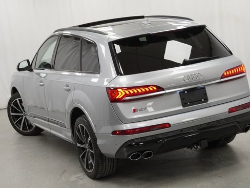 Used 2021 Audi SQ7 Prestige image 11