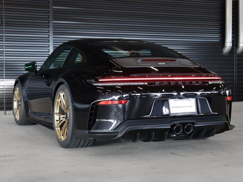 New 2026 Porsche 911 GT3 RWD image 3
