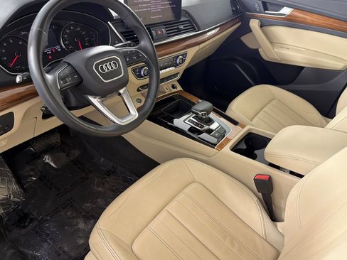 Used 2023 Audi Q5 2.0T Premium w/ Convenience Package AWD/4WD image 9
