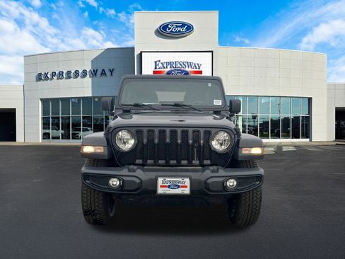 Used 2020 Jeep Wrangler Unlimited Sahara image 3