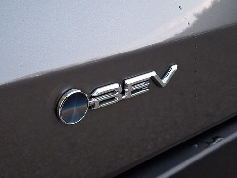 Certified 2025 Toyota bZ4X FWD image 33