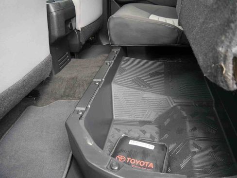 Used 2024 Toyota Tacoma TRD Off-Road image 14