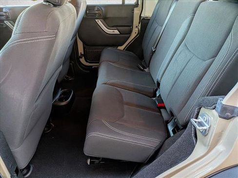 Used 2017 Jeep Wrangler Unlimited Rubicon w/ Connectivity Group image 17