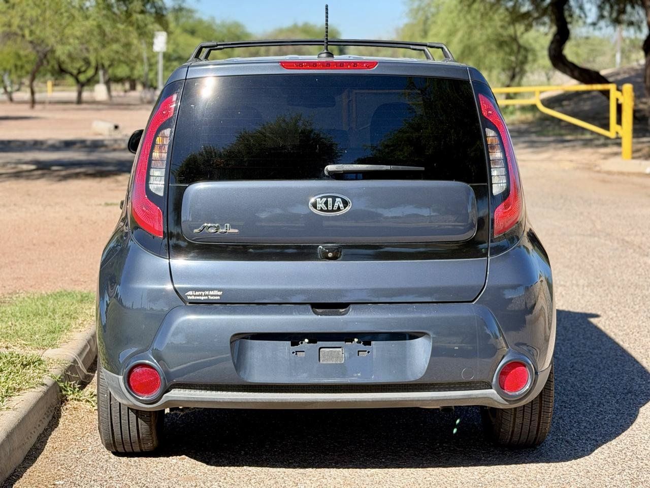 Used 2016 Kia Soul ! FWD image 4