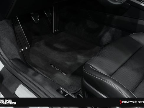 Used 2022 Porsche 911 Carrera S w/ Premium Package image 16