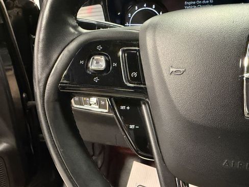Used 2021 Lincoln Corsair AWD w/ Premium Package image 16