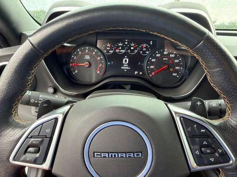Used 2017 Chevrolet Camaro LT RWD image 11