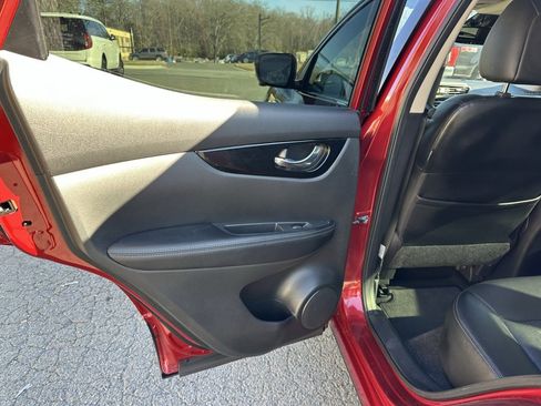 Used 2021 Nissan Rogue Sport SL w/ Premium Package image 21