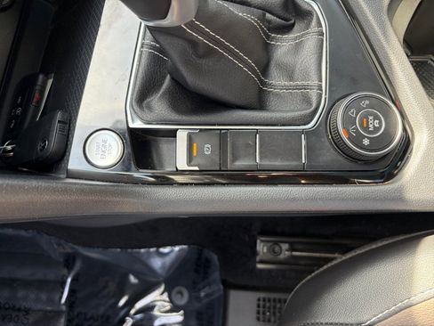 Used 2022 Volkswagen Taos SEL image 20