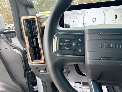 Used 2025 GMC Hummer EV 3X w/ LPO, Sport Package AWD/4WD image 17