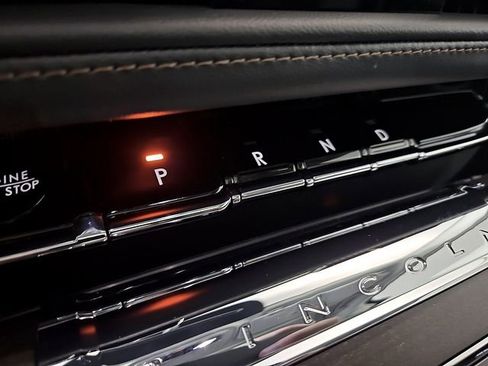 Used 2025 Lincoln Aviator Reserve w/ Equipment Group 201A AWD/4WD image 18