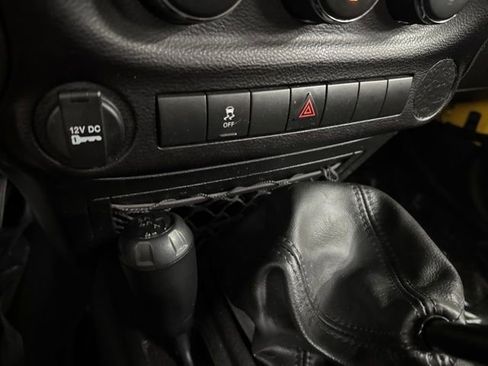 Used 2015 Jeep Wrangler Unlimited Sport AWD/4WD image 34