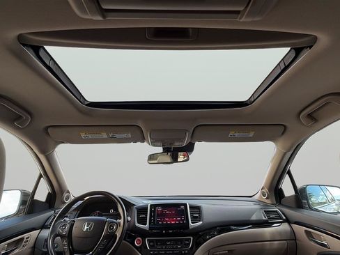 Used 2016 Honda Pilot Touring image 25