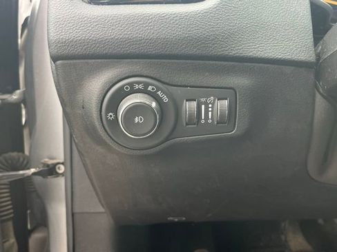 Used 2018 Jeep Compass Limited w/ Navigation Group FWD image 6