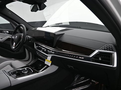 New 2026 BMW X5 sDrive40i w/ Climate Comfort Package RWD image 25