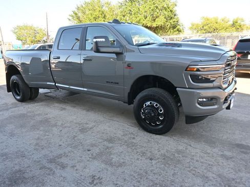 New 2026 RAM 3500 Laramie AWD/4WD image 33