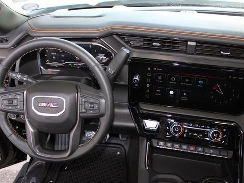 Used 2025 GMC Sierra 2500 AT4 w/ AT4 Premium Plus Package AWD/4WD image 28