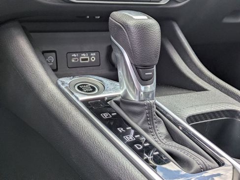 Used 2025 Nissan Sentra SV image 22