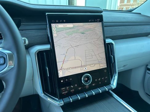 New 2026 GMC Acadia Denali w/ Super Cruise Package image 20