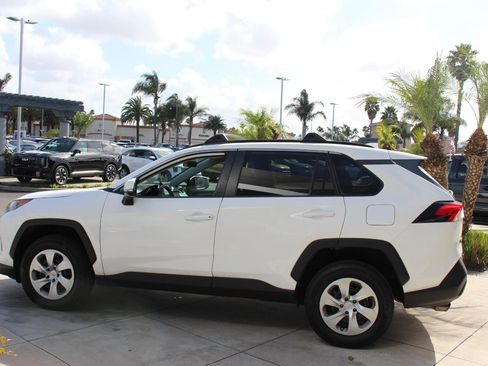 Used 2019 Toyota RAV4 LE w/ Carpet Mat Package image 6