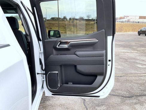 New 2026 GMC Sierra 1500 SLE w/ X31 Off-Road Package AWD/4WD image 18
