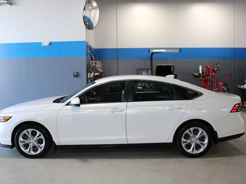 Used 2023 Honda Accord LX image 9