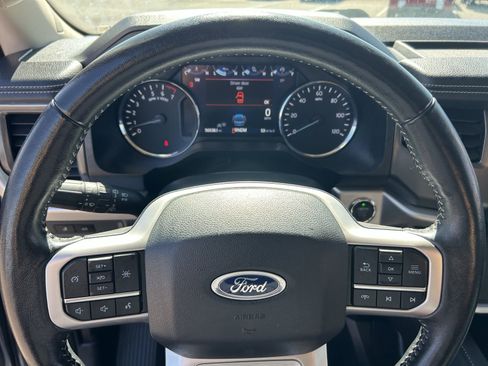 Used 2024 Ford Expedition XLT image 13