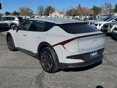 Used 2025 Kia EV6 Light w/ Light LR Technology Package image 3
