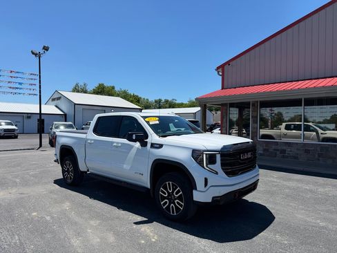 Used 2023 GMC Sierra 1500 AT4 w/ AT4 Premium Package AWD/4WD image 2