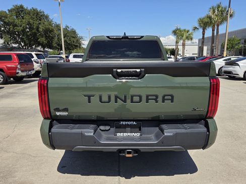 Used 2022 Toyota Tundra SR5 w/ SR5 Convenience Package AWD/4WD image 8