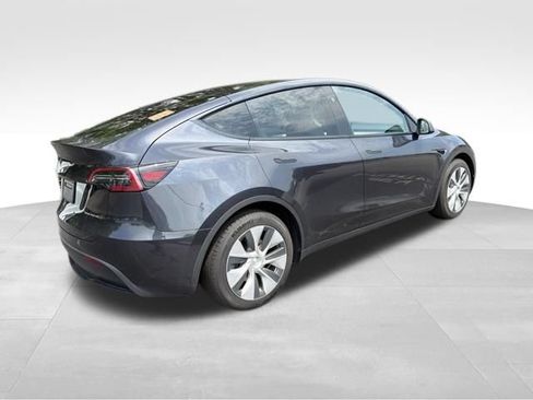 Used 2024 Tesla Model Y Long Range AWD/4WD image 12