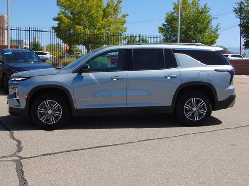 Used 2024 Chevrolet Traverse LT AWD/4WD image 7