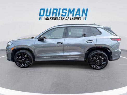Used 2025 Volkswagen Tiguan SE R-Line AWD/4WD image 5