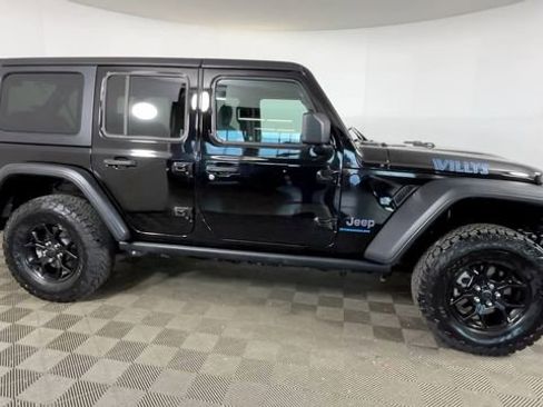 Used 2024 Jeep Wrangler Unlimited AWD/4WD image 3