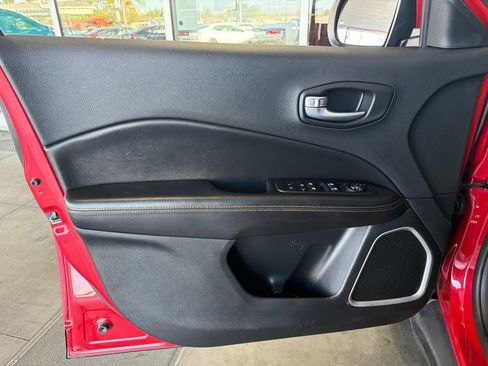 Used 2020 Jeep Compass Limited w/ Rear Convenience Group AWD/4WD image 17