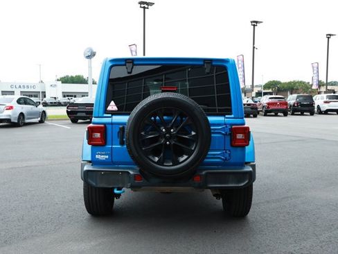 Used 2024 Jeep Wrangler Unlimited Sahara AWD/4WD image 7