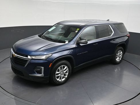 Used 2022 Chevrolet Traverse LS FWD image 15