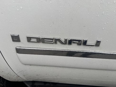 Used 2009 GMC Yukon XL Denali image 6