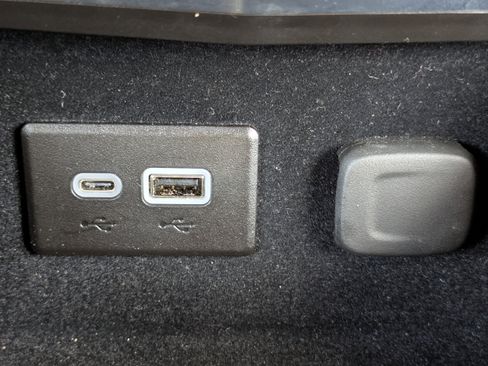 Used 2025 Cadillac XT4 Sport image 28