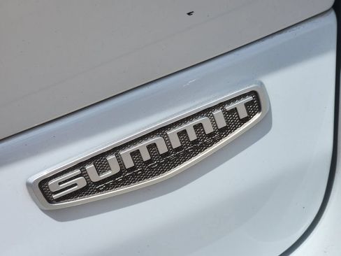 Used 2024 Jeep Grand Cherokee Summit AWD/4WD image 11