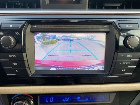 Used 2014 Toyota Corolla LE FWD image 13