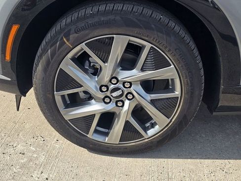 New 2026 Cadillac Optiq Luxury 1 RWD image 9