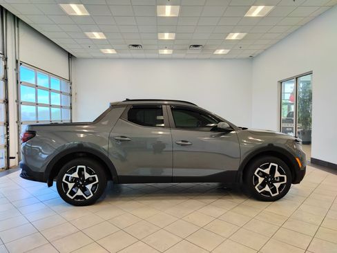 Used 2024 Hyundai Santa Cruz Limited AWD/4WD image 2