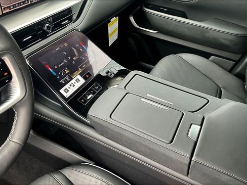 New 2026 INFINITI QX80 Luxe RWD image 11