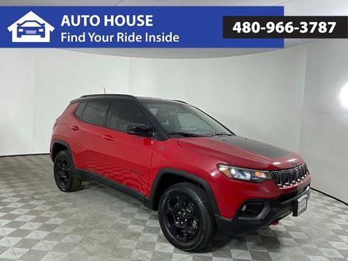 Used 2023 Jeep Compass Trailhawk AWD/4WD image 3