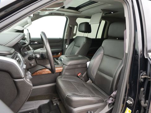 Used 2017 Chevrolet Suburban Premier AWD/4WD image 12