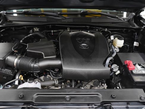 Used 2023 Toyota Tacoma SR5 w/ Technology Package AWD/4WD image 30