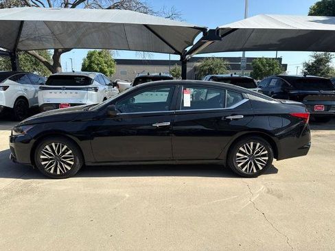 Certified 2025 Nissan Altima 2.5 SV FWD image 4