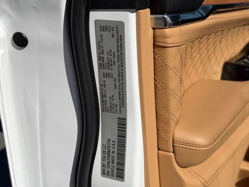 Used 2022 Jeep Grand Cherokee Summit image 36